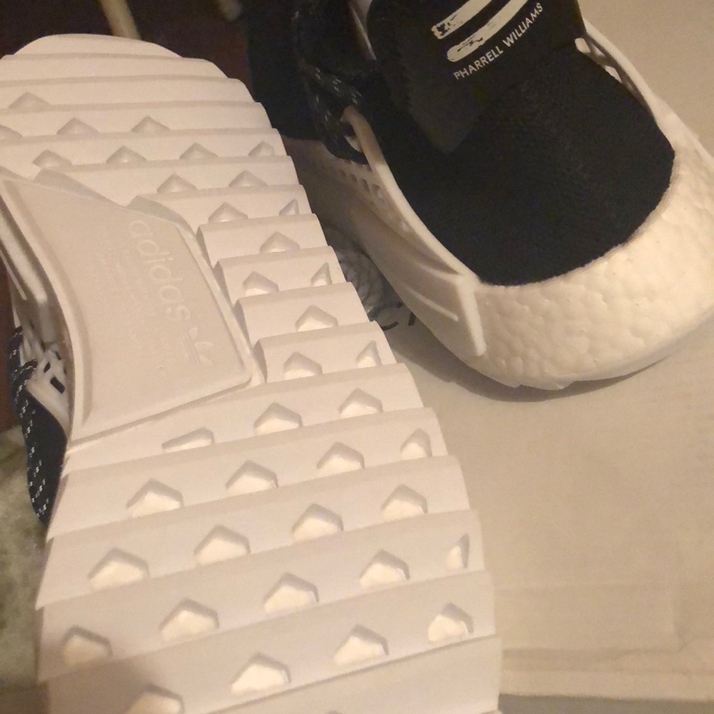 Shoes - Picture 5 of 6